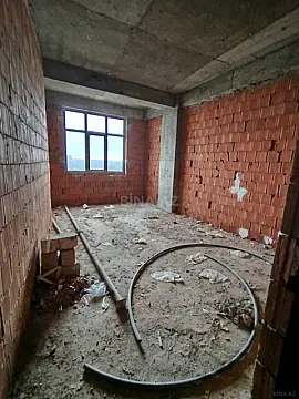 Satılır 2 otaqlı mənzil 82 m²