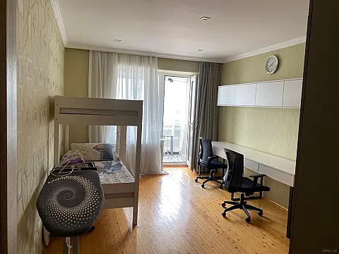 Satılır 3 otaqlı mənzil 92 m²