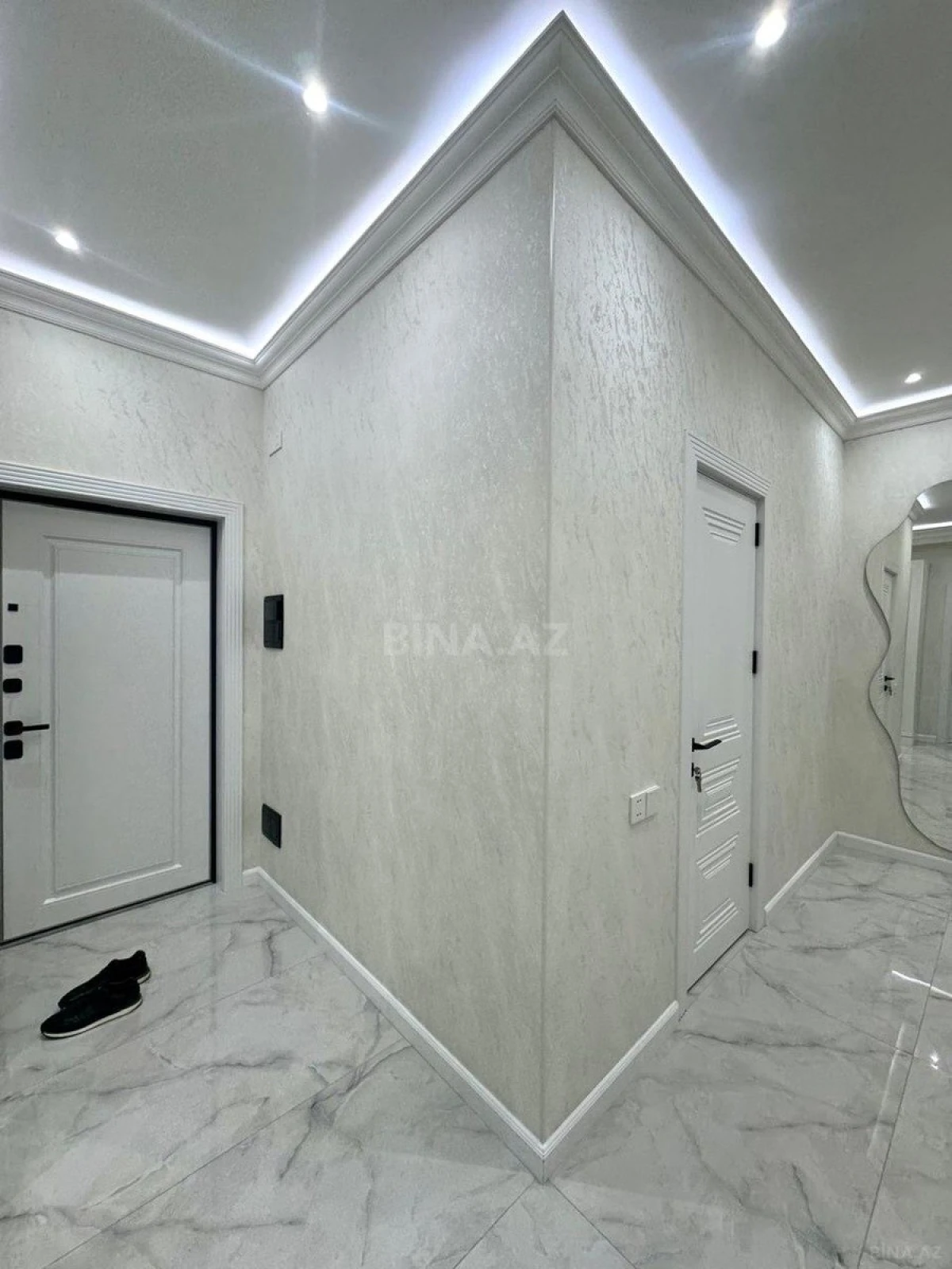 Satılır 3 otaqlı mənzil 95 m²