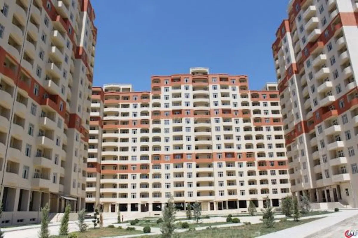 Satılır 3 otaqlı mənzil 117 m²