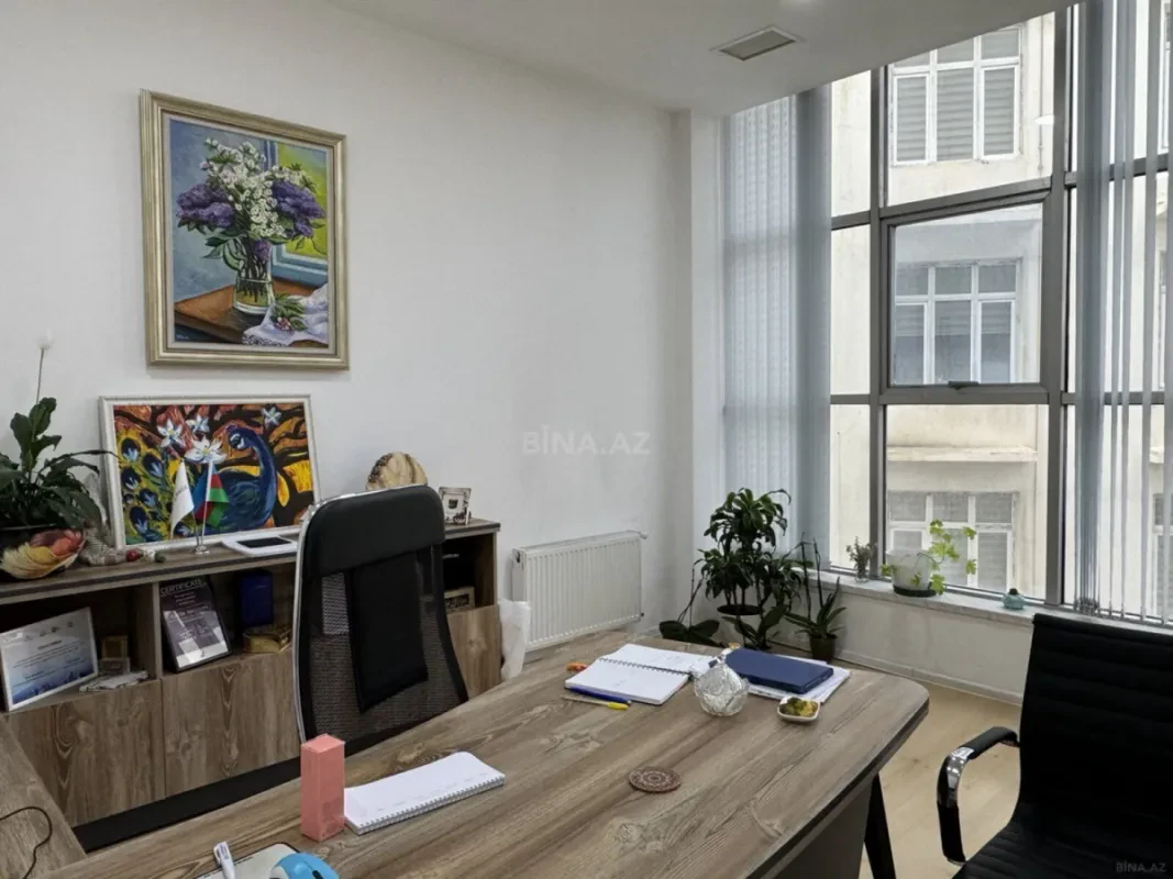 Kirayə verilir 1 otaqlı ofis 38 m²