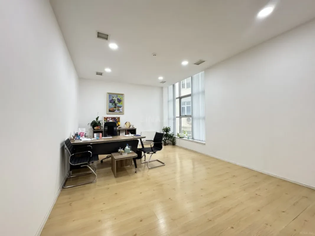 Kirayə verilir 1 otaqlı ofis 38 m²