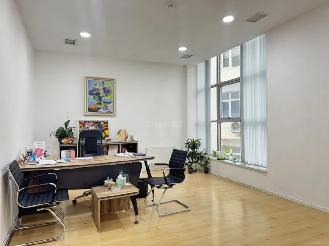 Kirayə verilir 1 otaqlı ofis 38 m²