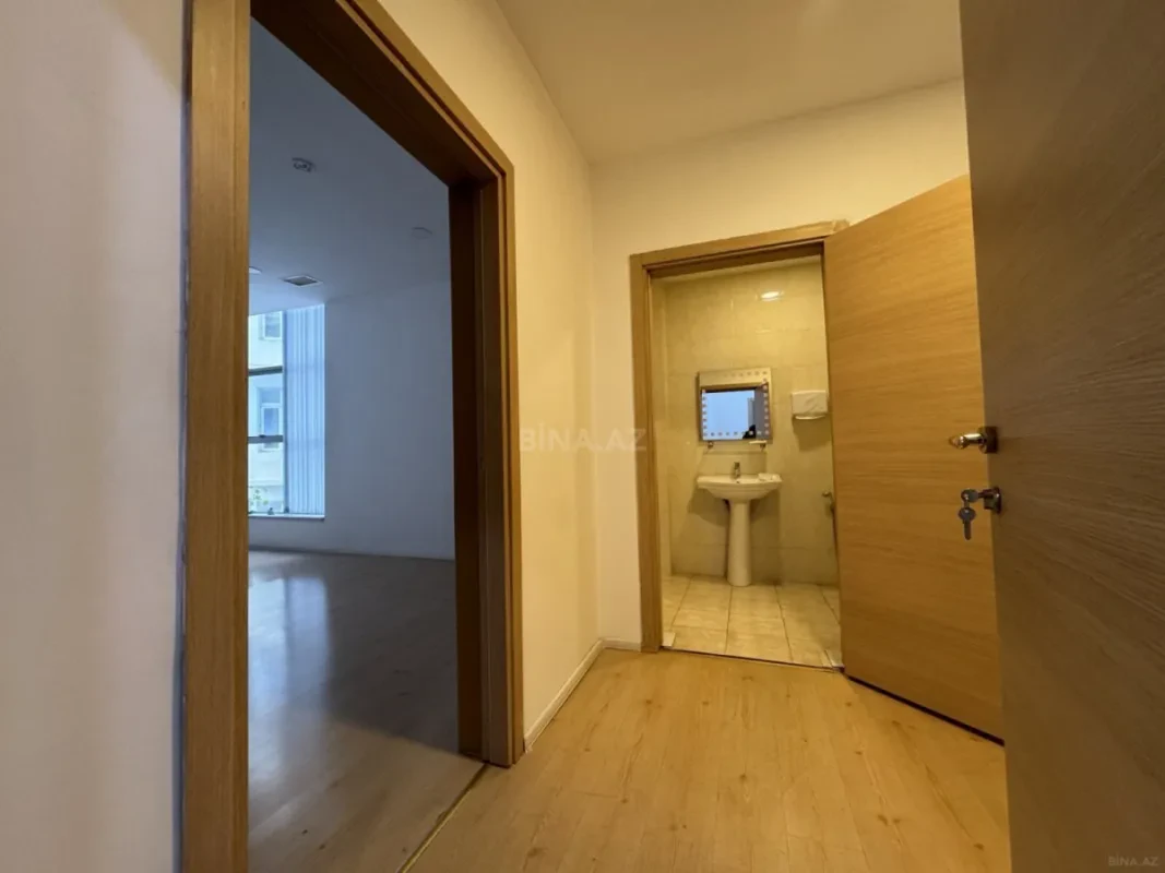 Kirayə verilir 1 otaqlı ofis 38 m²
