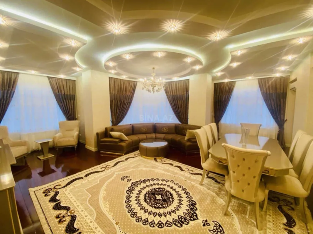 Satılır 4 otaqlı mənzil 230 m²