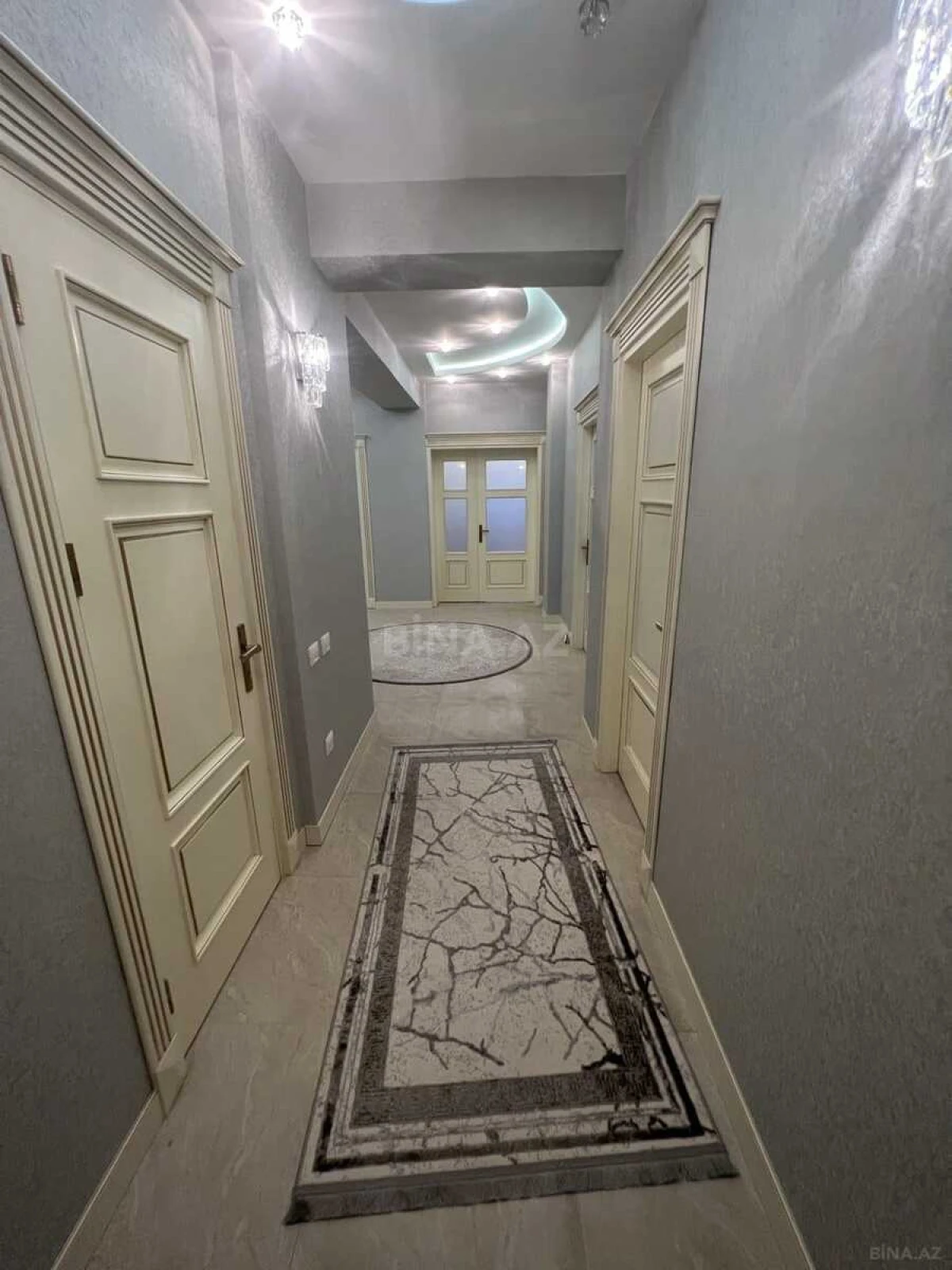 Satılır 4 otaqlı mənzil 230 m²