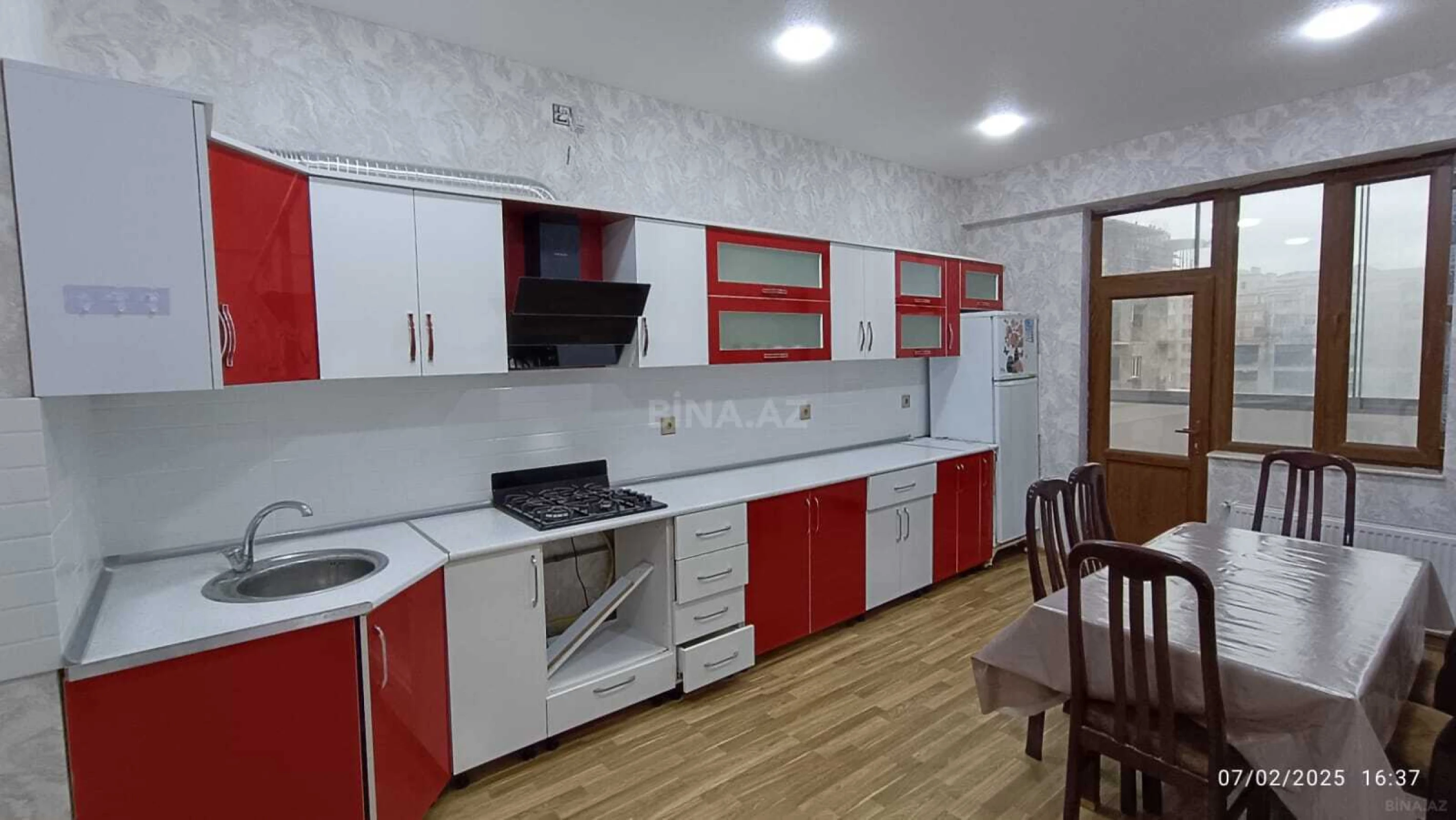 Satılır 3 otaqlı mənzil 106 m²