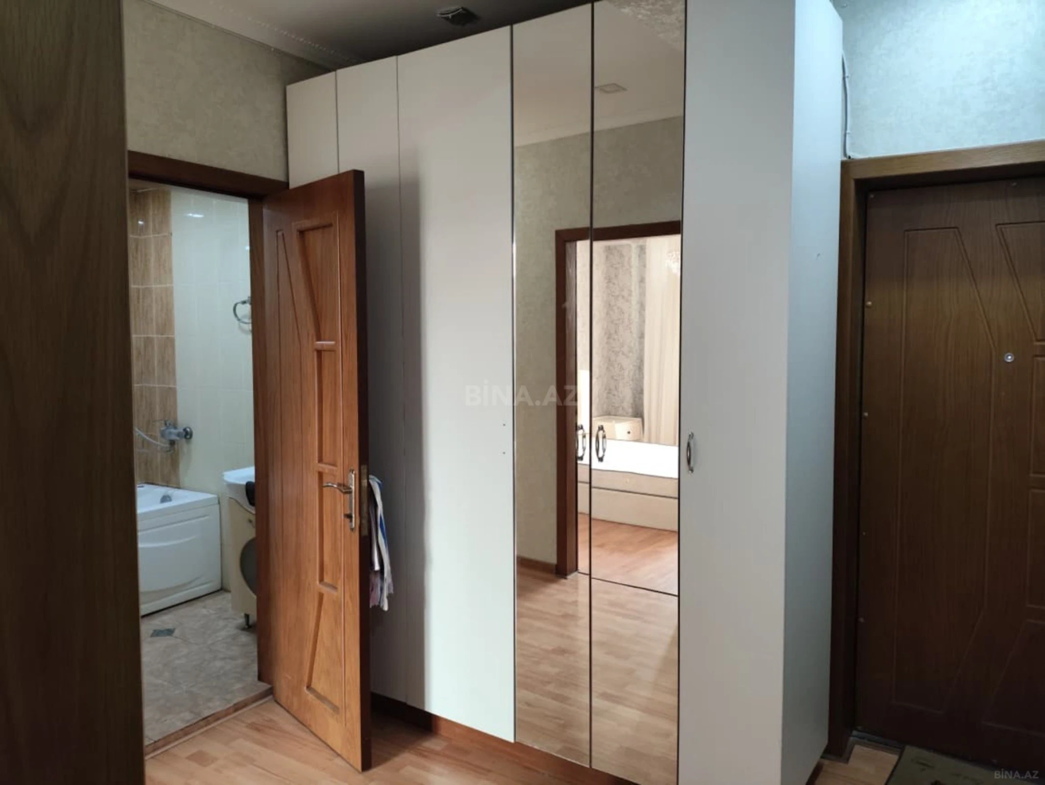 Satılır 3 otaqlı mənzil 76.2 m²