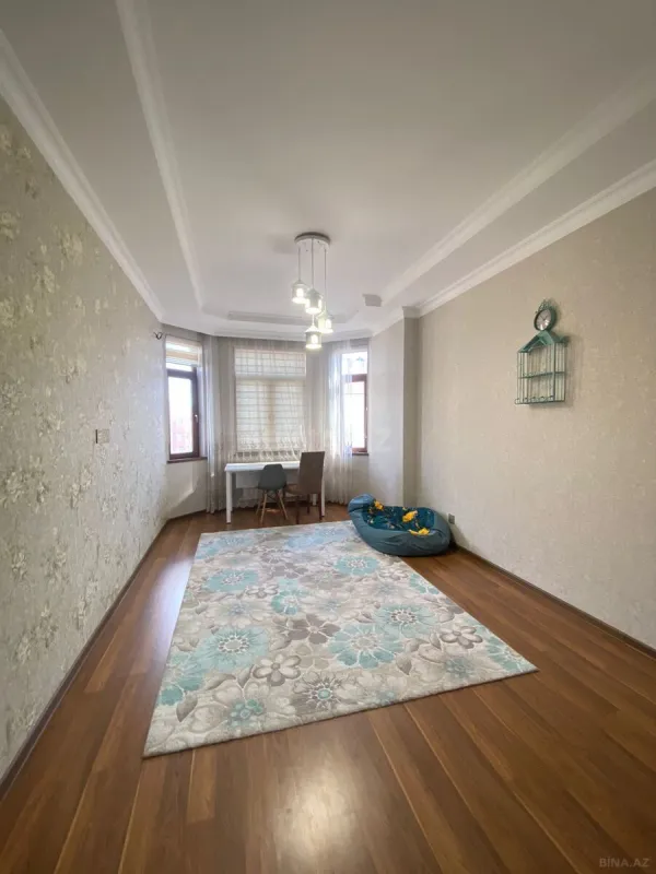Kirayə verilir 3 otaqlı mənzil 120 m²
