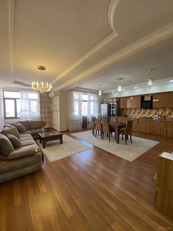 Kirayə verilir 3 otaqlı mənzil 120 m²