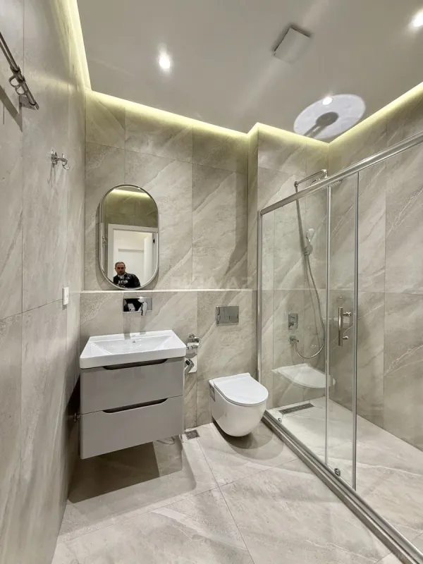 Satılır 2 otaqlı mənzil 70 m²