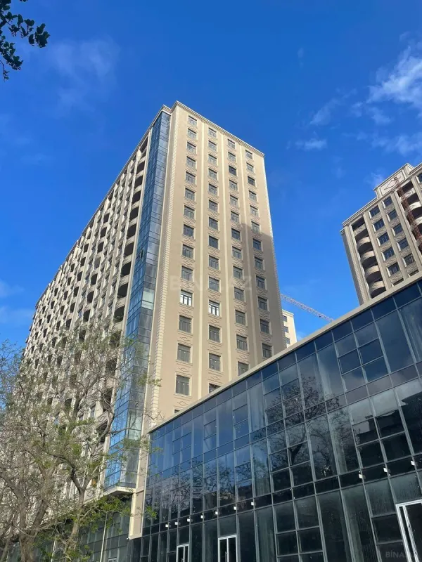 Satılır 3 otaqlı mənzil 135 m²