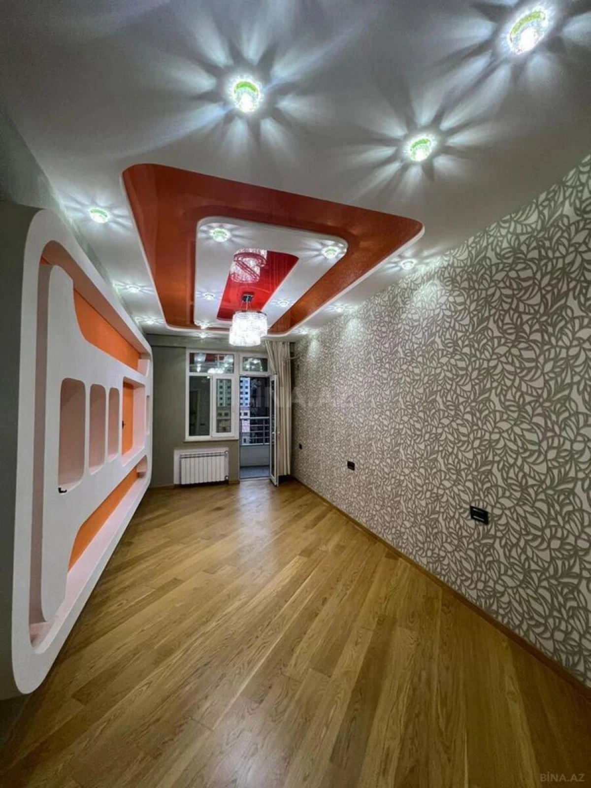 Satılır 4 otaqlı mənzil 177 m²