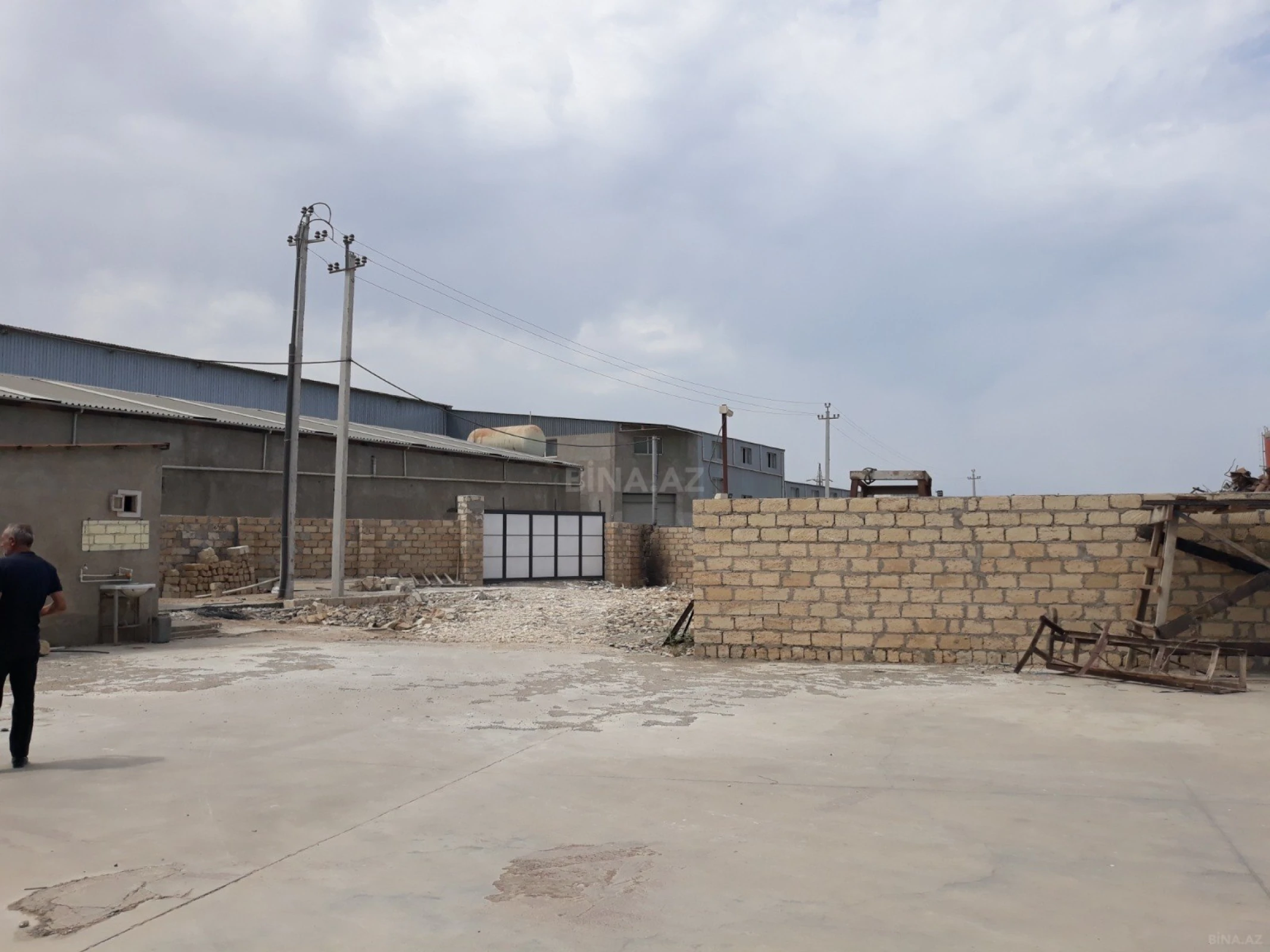 Kirayə verilir obyekt 2600 m²