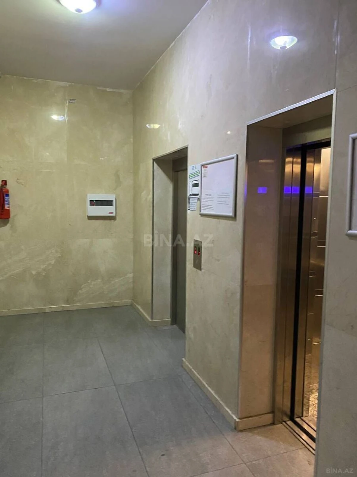 Satılır 2 otaqlı mənzil 70 m²