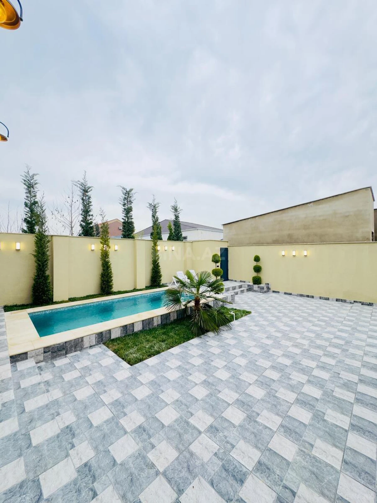 Satılır 4 otaqlı həyət evi 160 m²