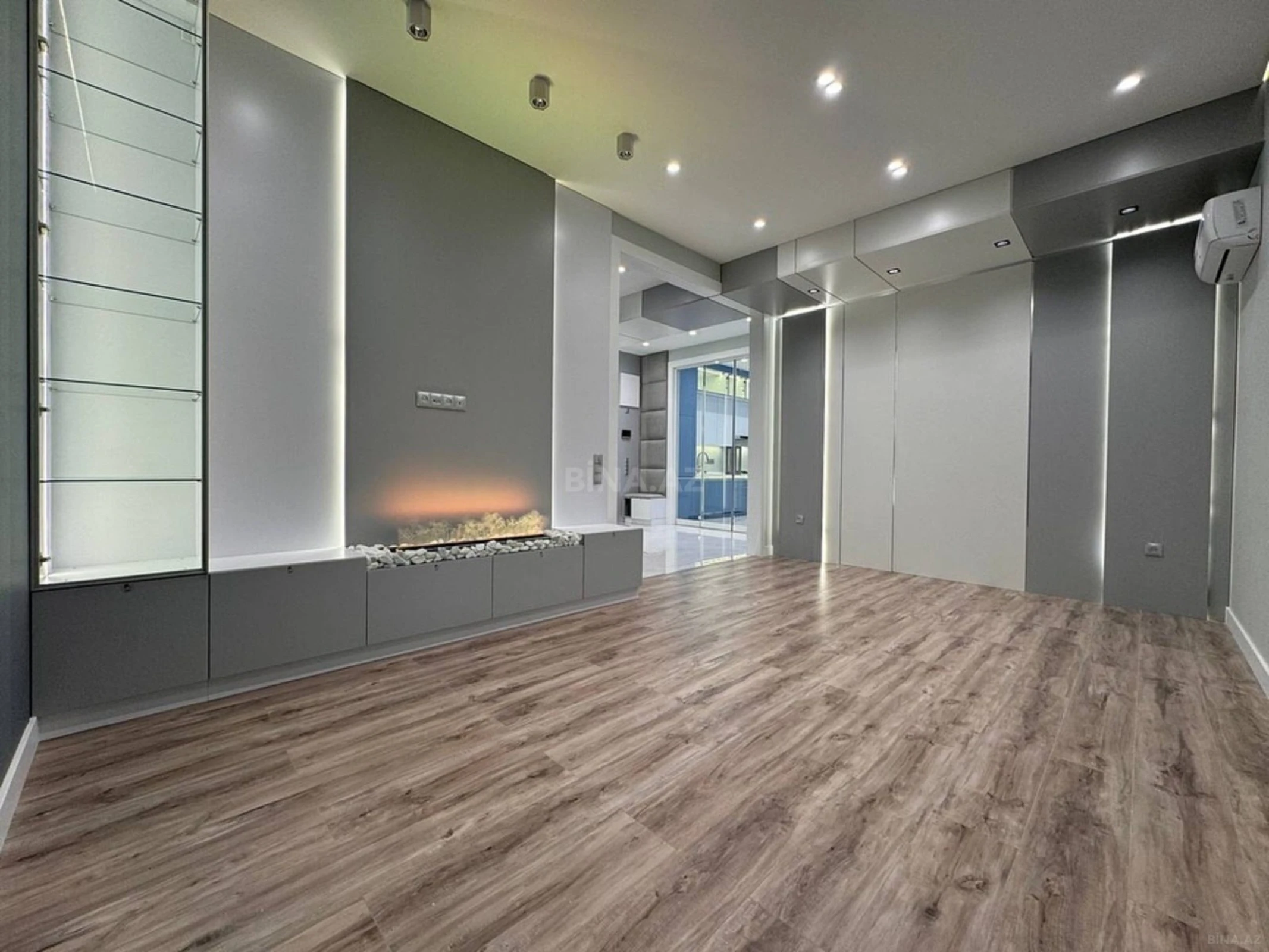Kirayə verilir 4 otaqlı mənzil 180 m²