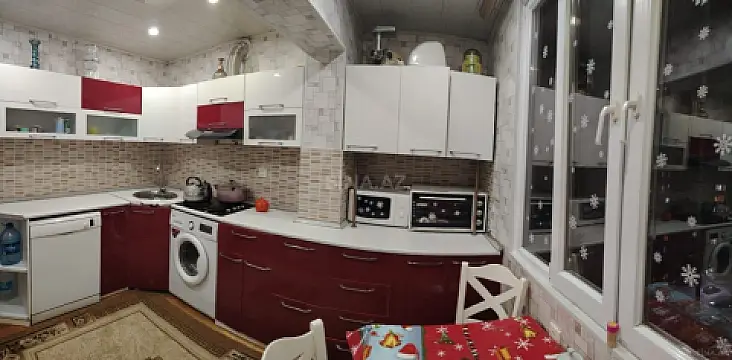 Satılır 5 otaqlı mənzil 120 m²