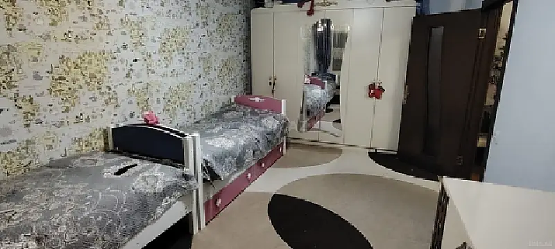 Satılır 5 otaqlı mənzil 120 m²