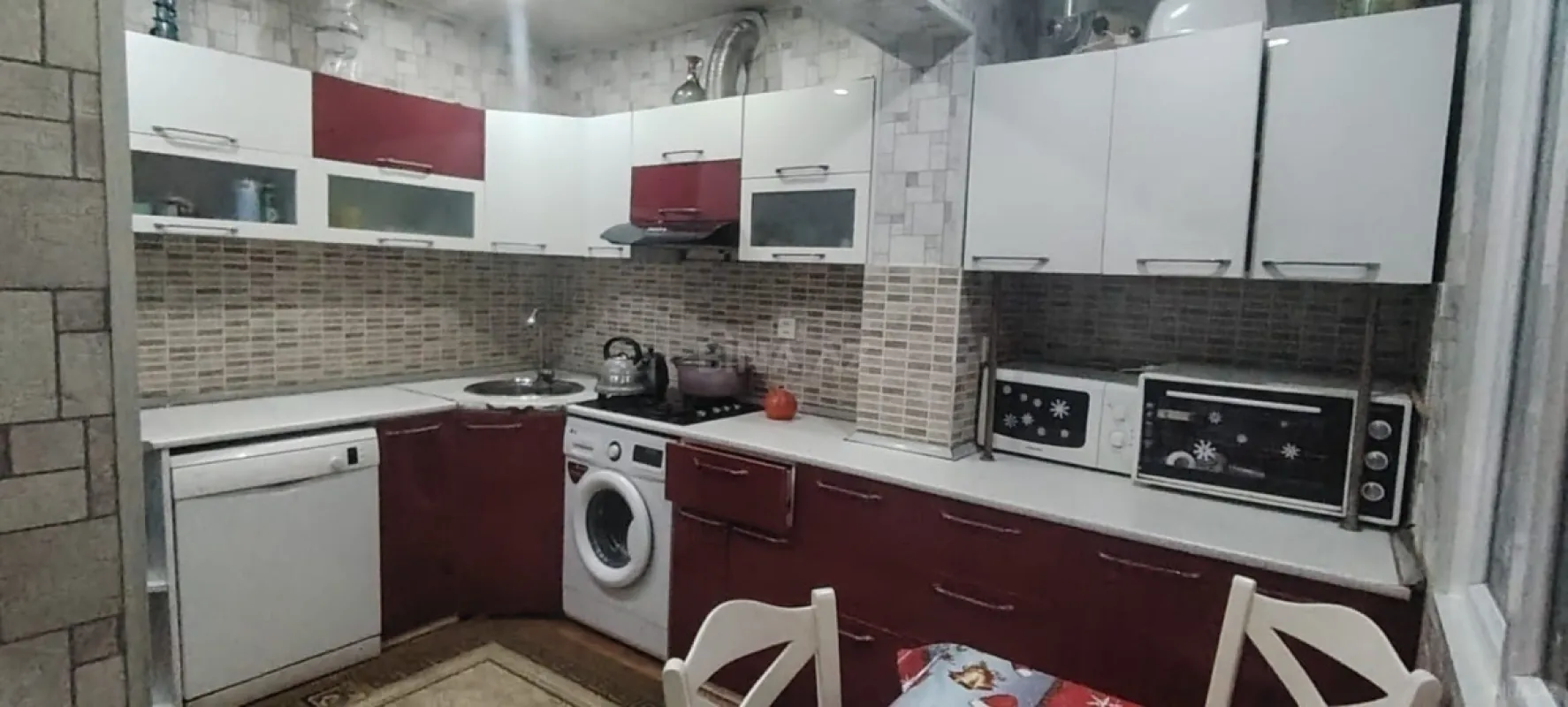Satılır 5 otaqlı mənzil 120 m²