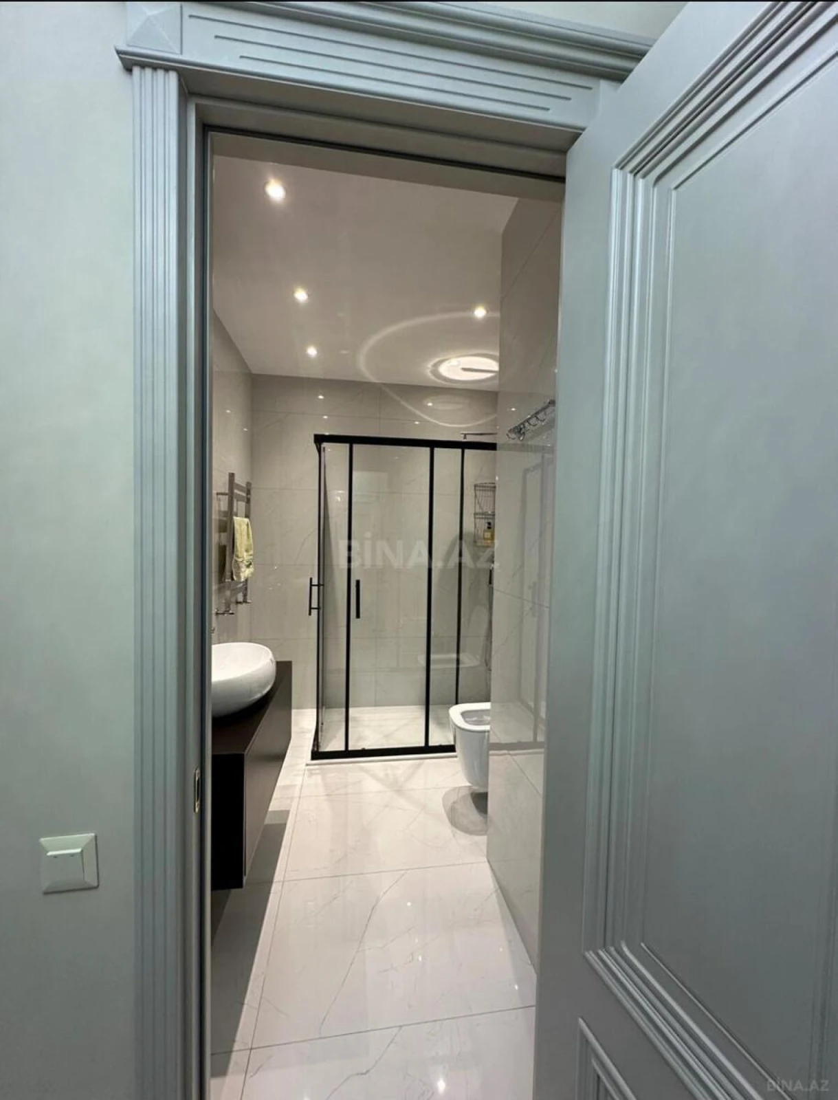 Kirayə verilir 2 otaqlı mənzil 95 m²