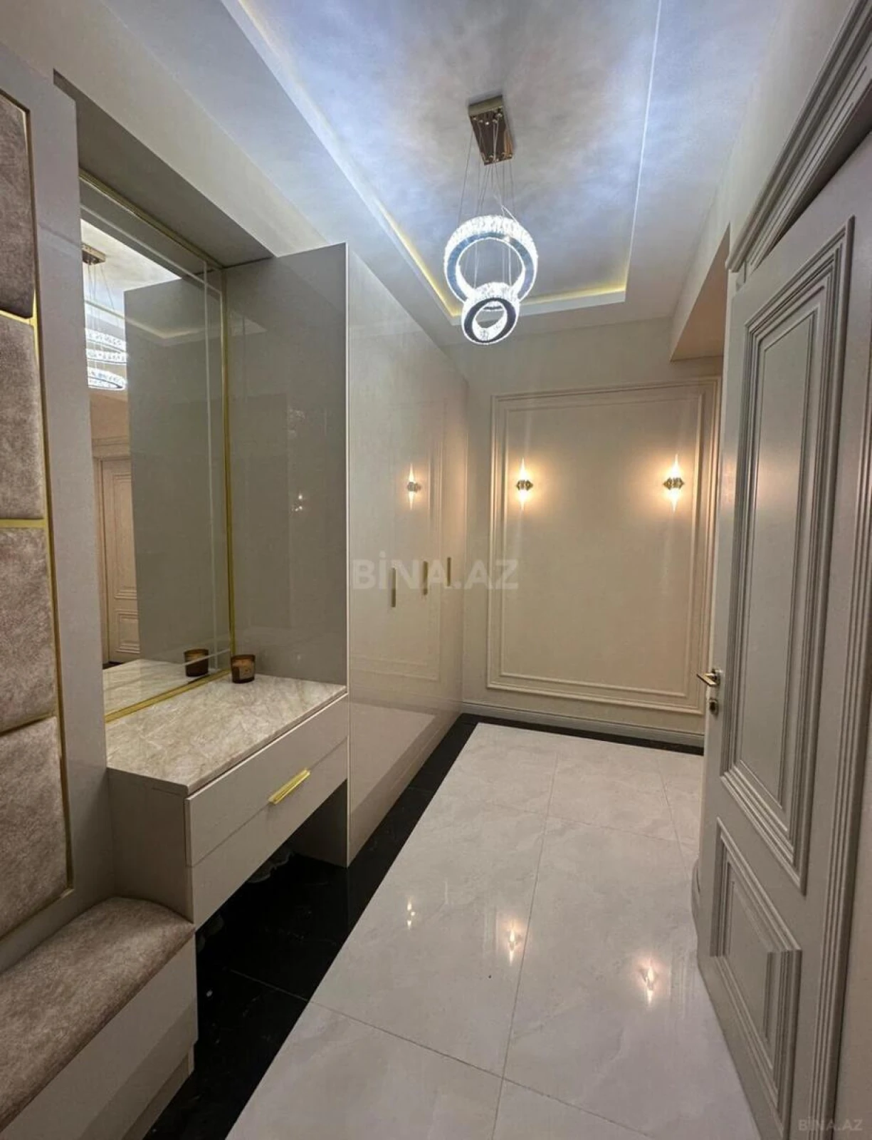 Kirayə verilir 2 otaqlı mənzil 95 m²