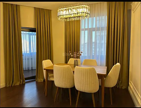 Kirayə verilir 2 otaqlı mənzil 95 m²