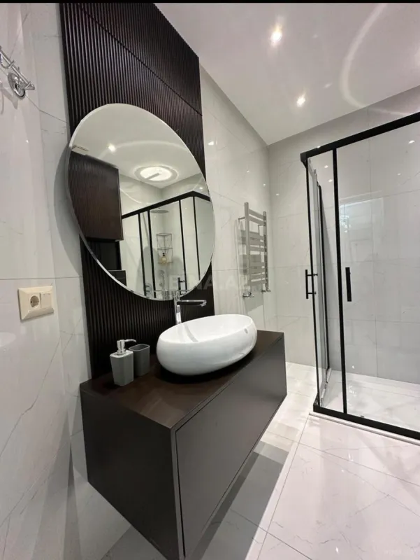 Kirayə verilir 2 otaqlı mənzil 95 m²