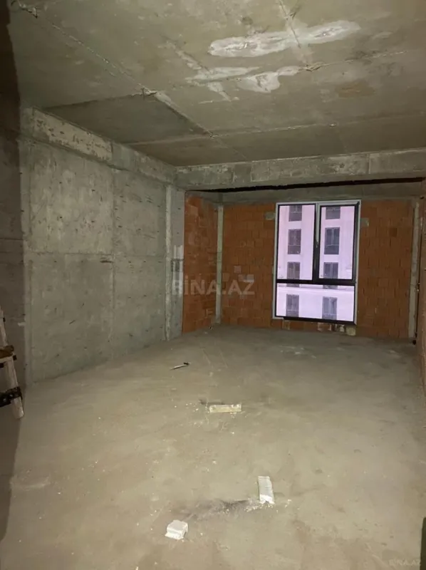 Satılır 4 otaqlı mənzil 220 m²