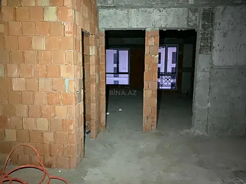 Satılır 4 otaqlı mənzil 220 m²