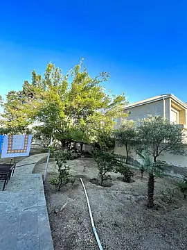 Satılır 6 otaqlı həyət evi 170 m²