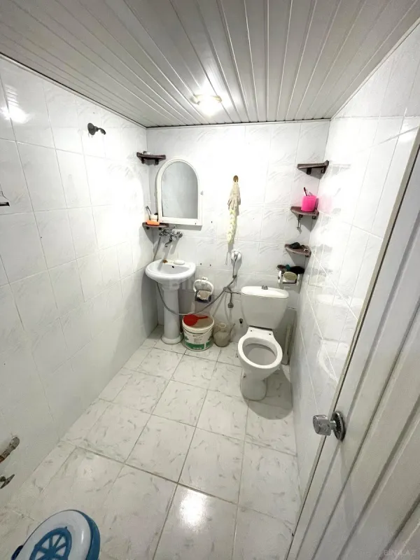 Satılır 6 otaqlı həyət evi 170 m²
