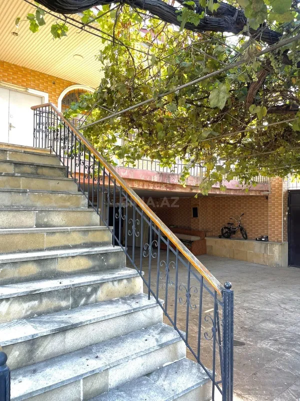 Satılır 6 otaqlı həyət evi 170 m²