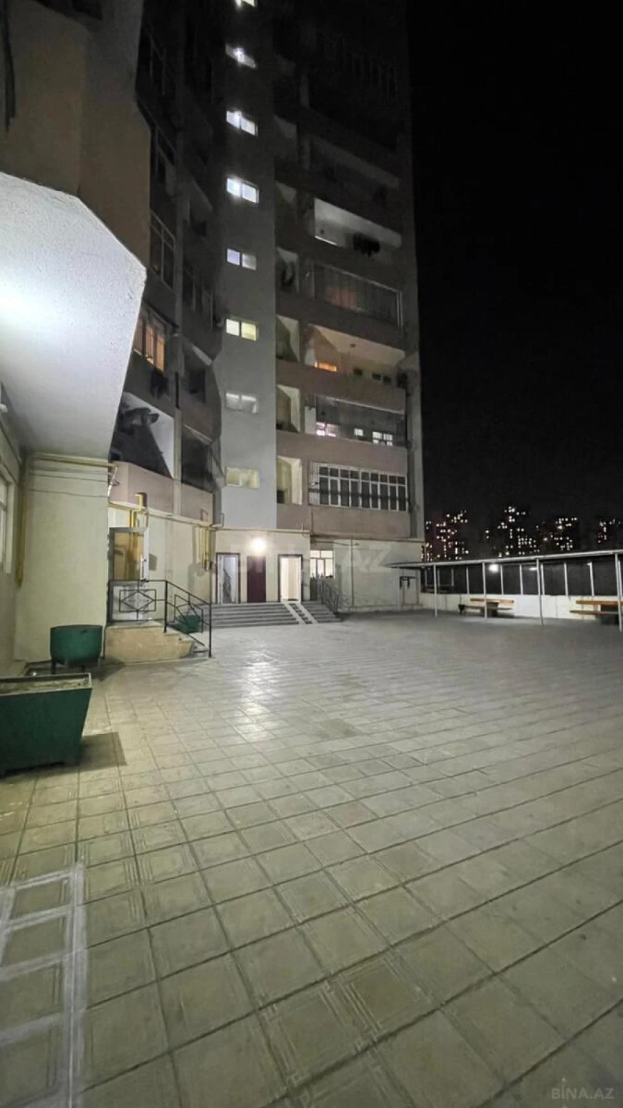 Satılır 3 otaqlı mənzil 132 m²