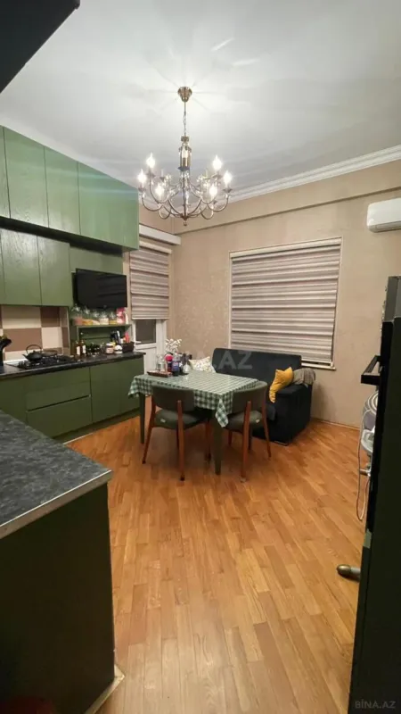 Satılır 3 otaqlı mənzil 132 m²