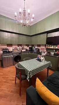 Satılır 3 otaqlı mənzil 132 m²