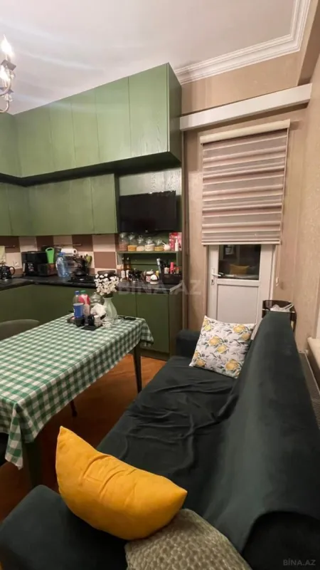 Satılır 3 otaqlı mənzil 132 m²