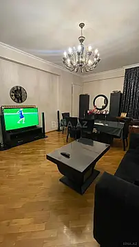 Satılır 3 otaqlı mənzil 132 m²