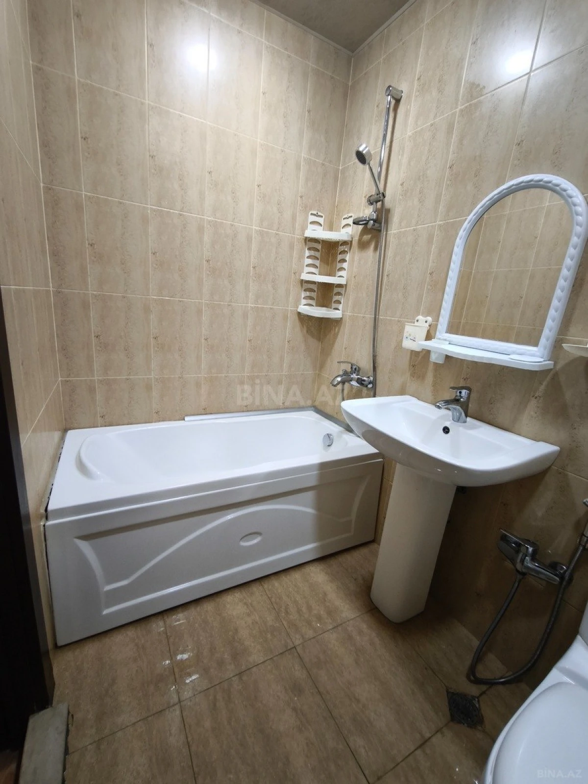 Satılır 2 otaqlı mənzil 67 m²