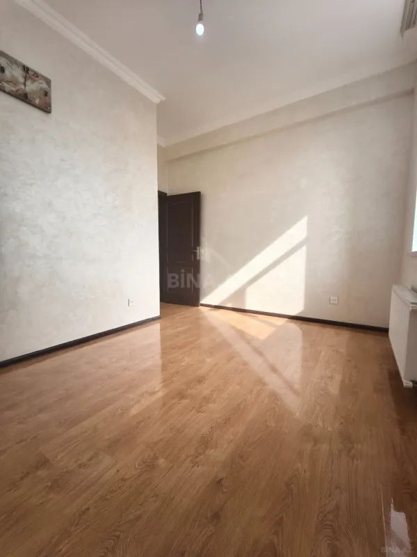 Satılır 2 otaqlı mənzil 67 m²