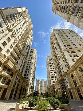 Satılır 4 otaqlı mənzil 321 m²