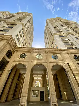 Satılır 4 otaqlı mənzil 321 m²