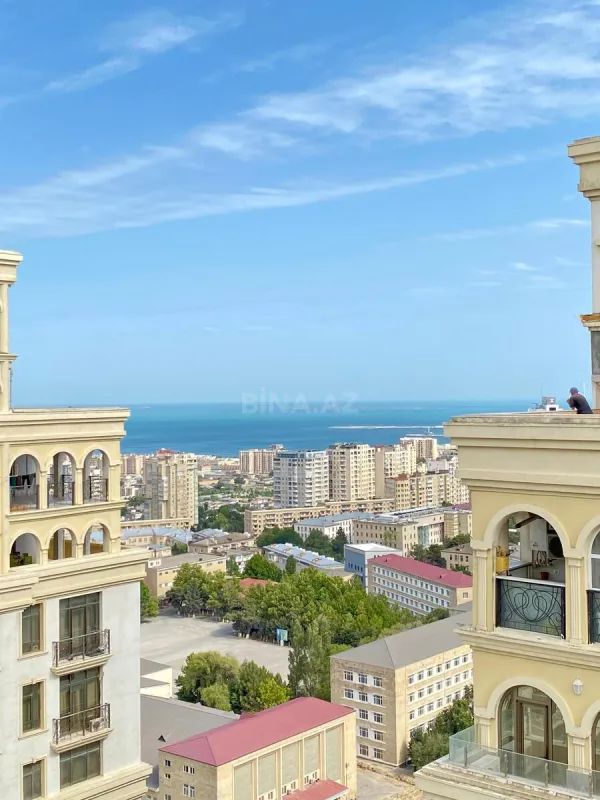 Satılır 4 otaqlı mənzil 321 m²