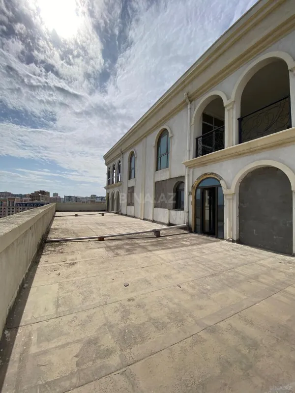 Satılır 4 otaqlı mənzil 321 m²