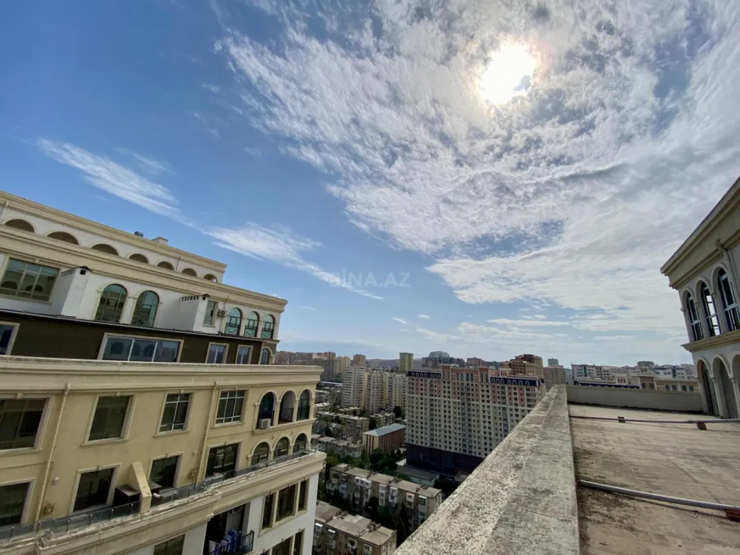 Satılır 4 otaqlı mənzil 321 m²