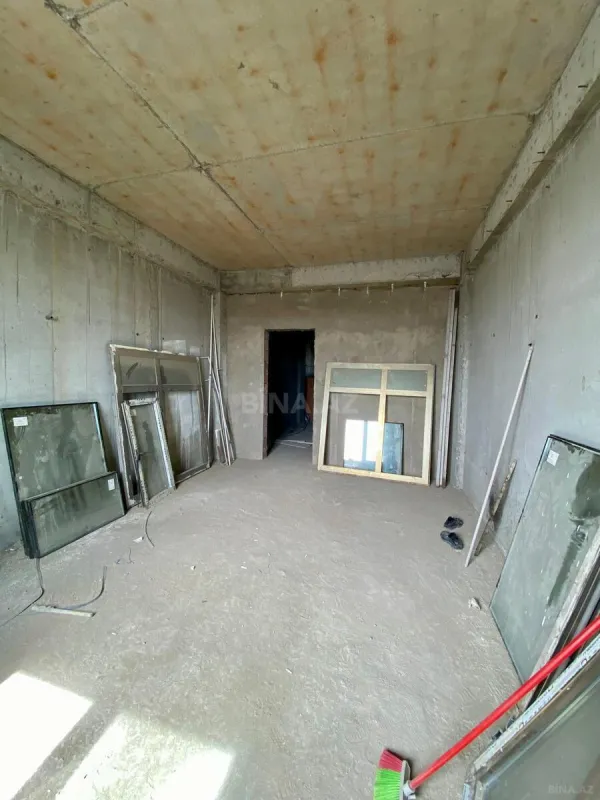 Satılır 4 otaqlı mənzil 321 m²