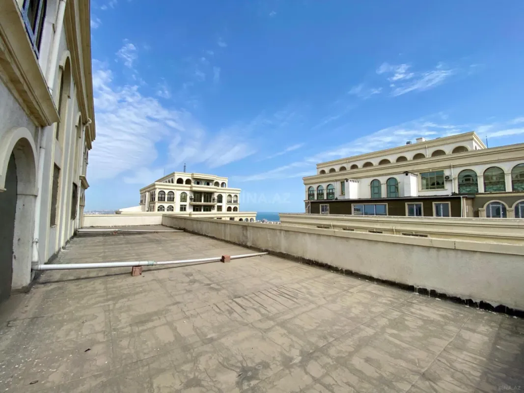 Satılır 4 otaqlı mənzil 321 m²