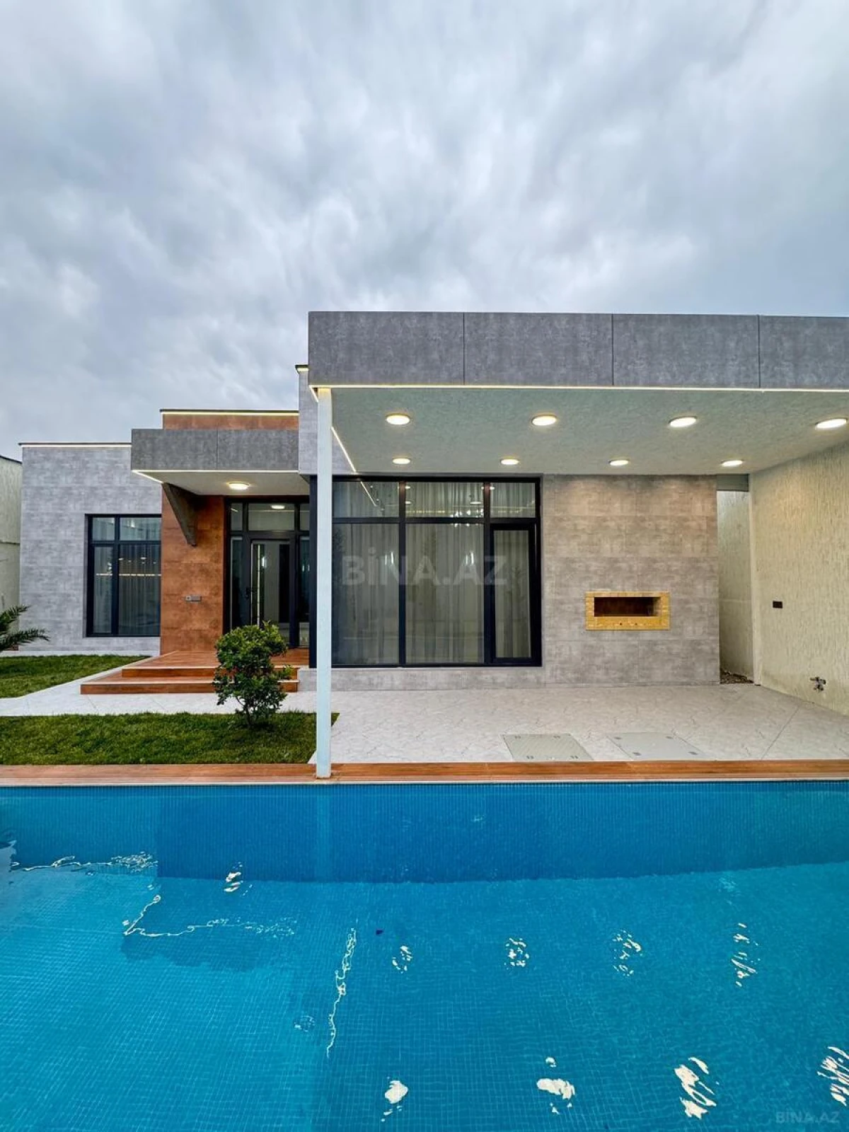 Satılır 4 otaqlı həyət evi 160 m²