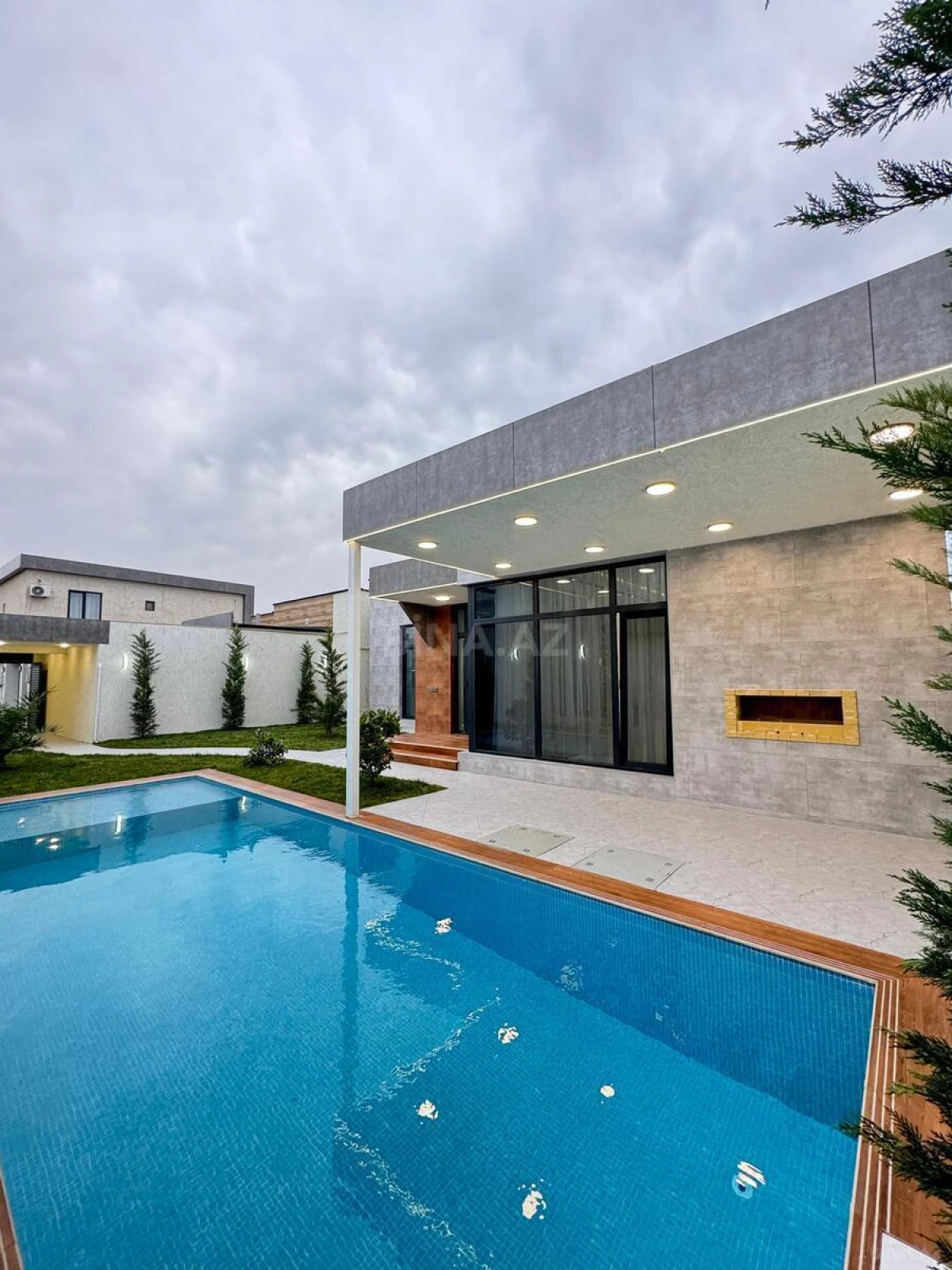 Satılır 4 otaqlı həyət evi 160 m²