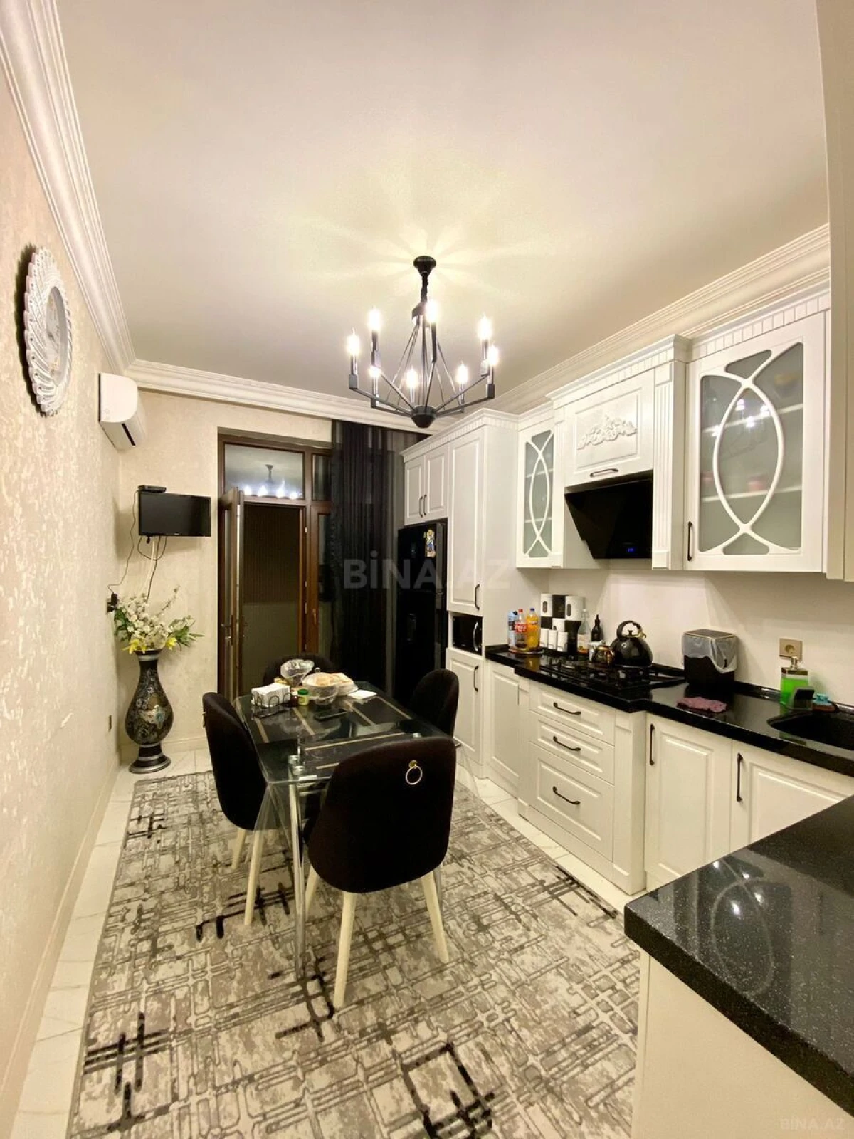 Satılır 3 otaqlı mənzil 160 m²